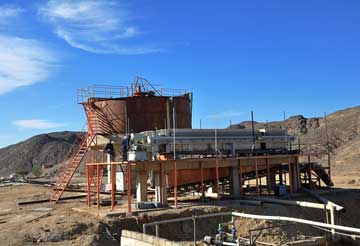 為該選廠設(shè)計的尾礦干排設(shè)備——板框壓濾機和濃密機